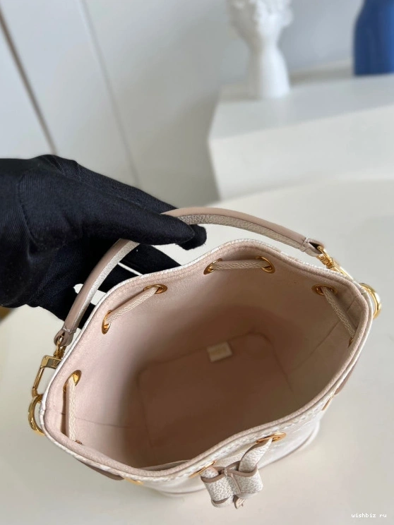 WIS VUITTON NANO NOÉ LOUIS 1122